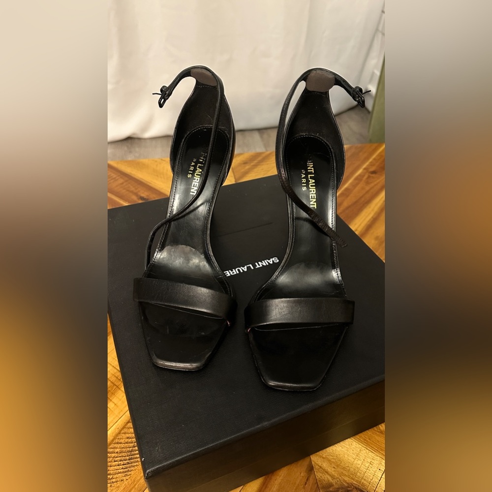 Saint Laurent Amber Sandal in Leather 85mm - Picture 3 of 10
